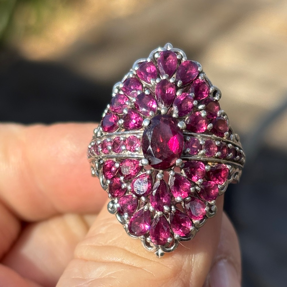 Beautiful garnet & sterling cocktail ring size 9 - Picture 3 of 11